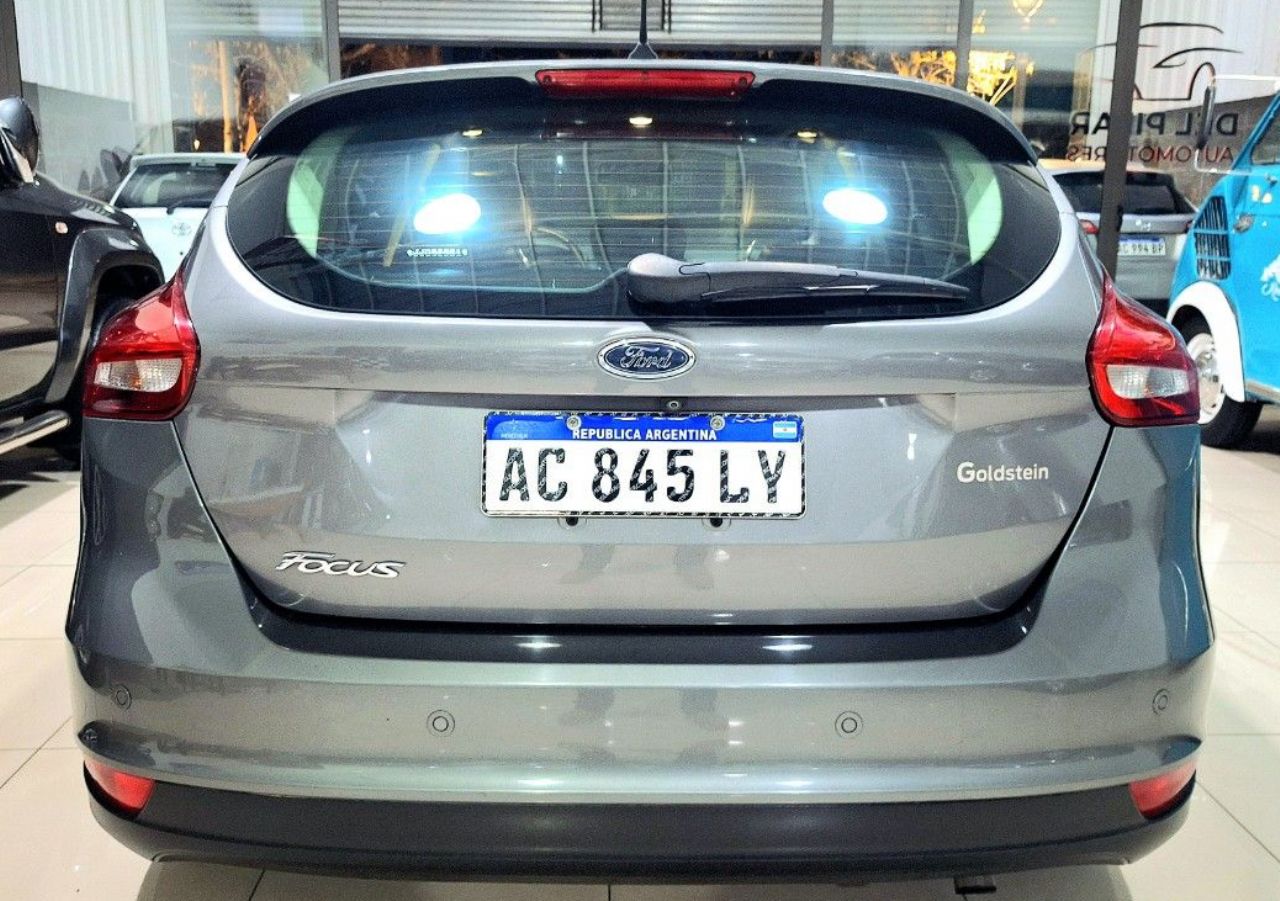 Ford Focus Usado Financiado en Mendoza, deRuedas