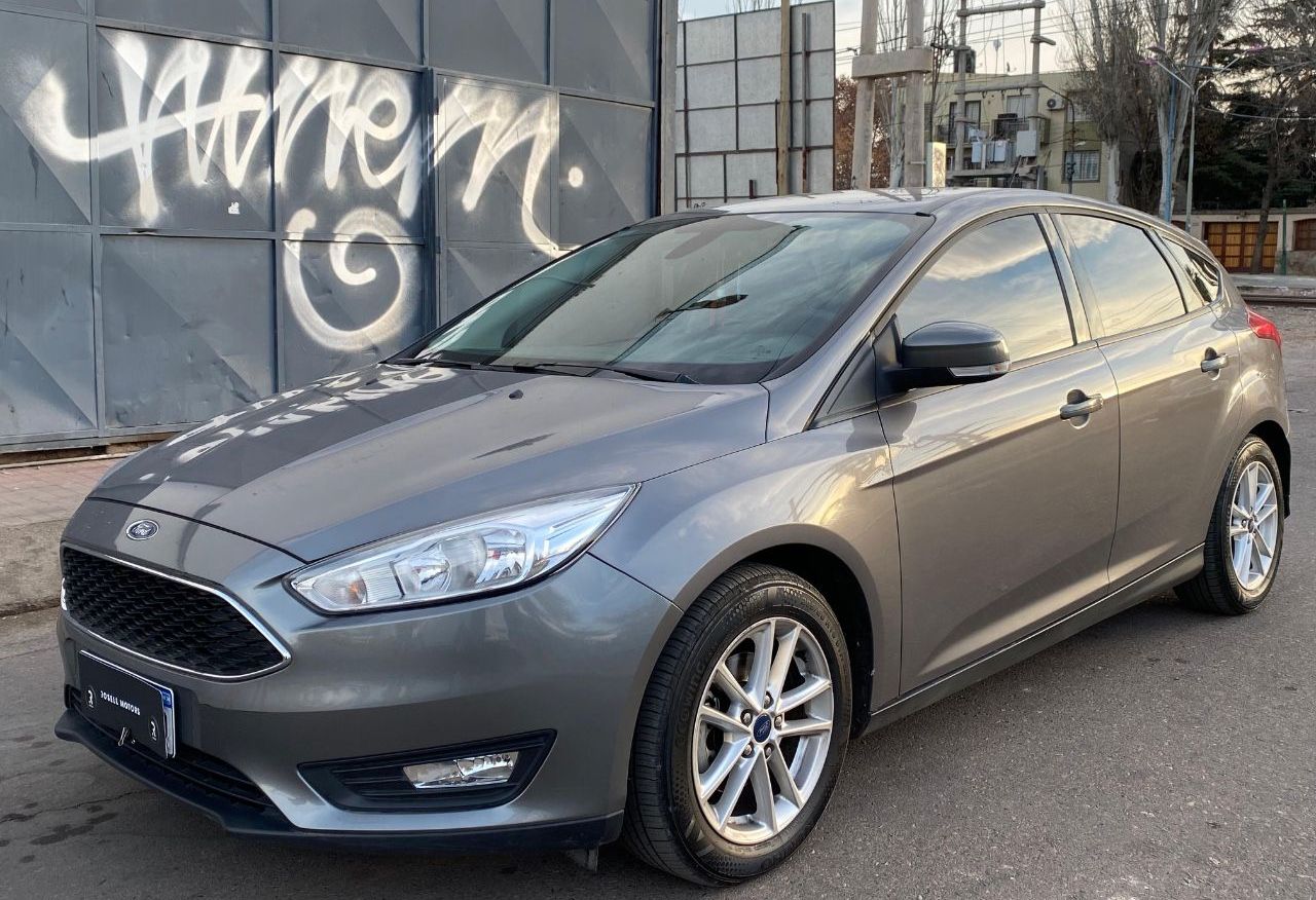 Ford Focus Usado Financiado en Mendoza, deRuedas