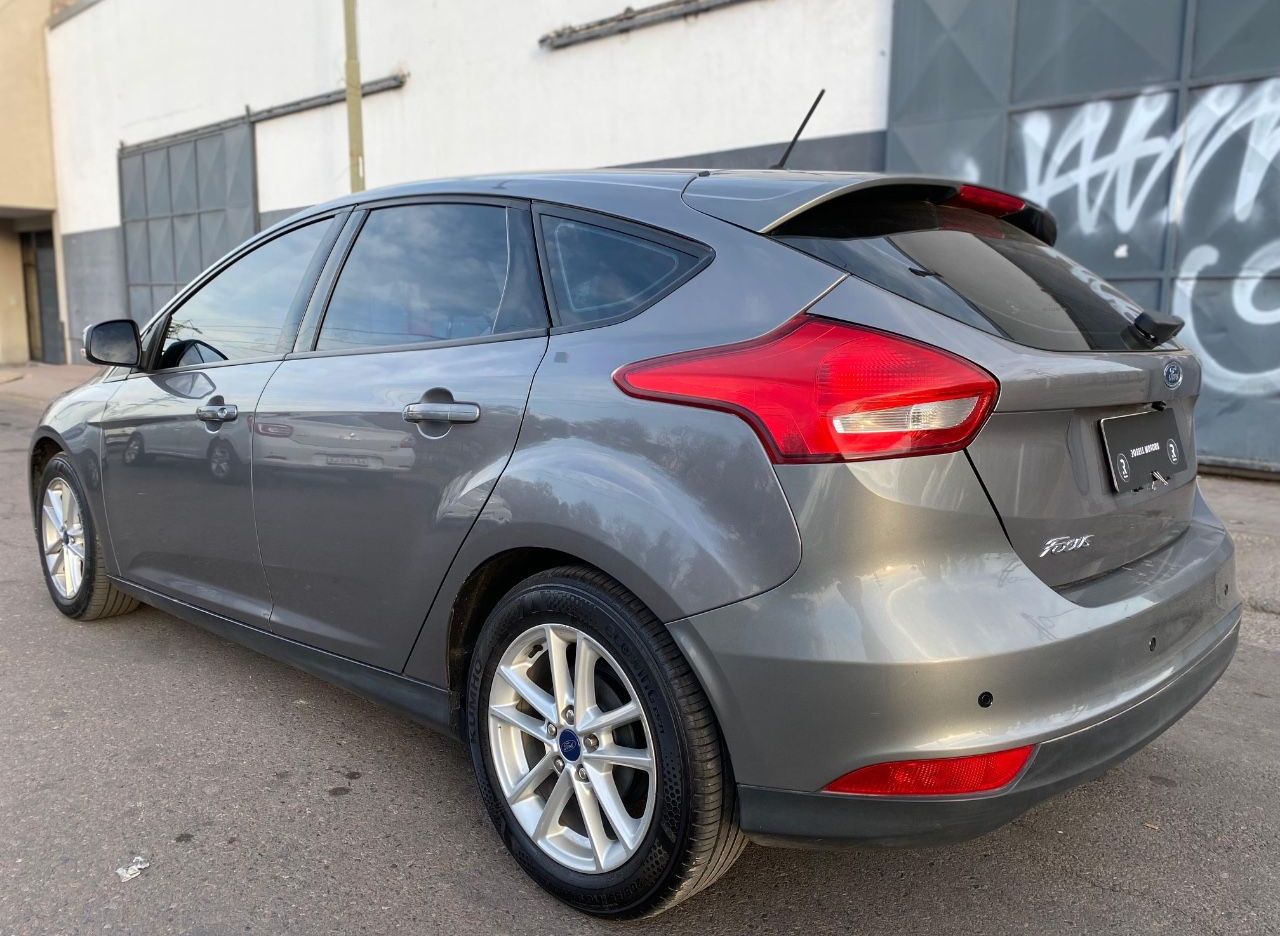 Ford Focus Usado Financiado en Mendoza, deRuedas