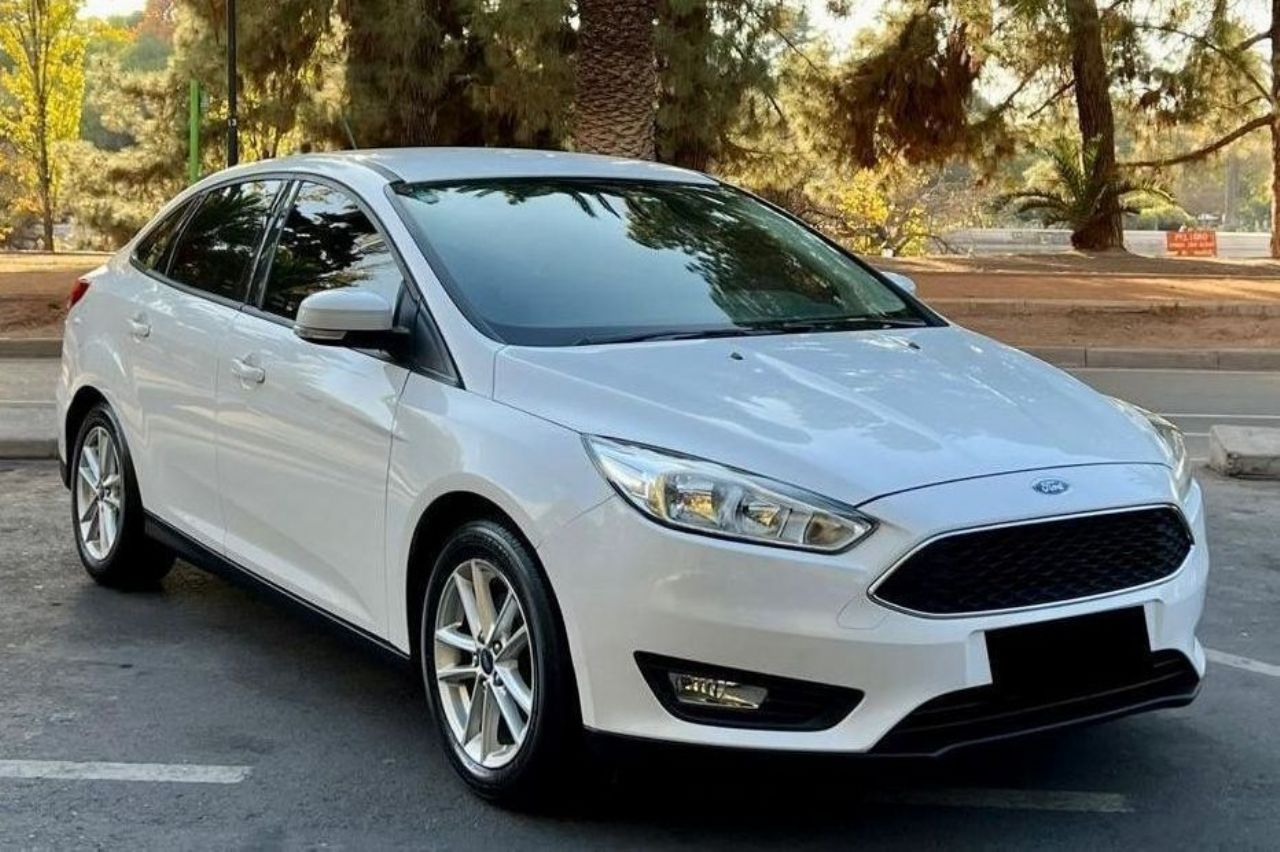 Ford Focus Usado Financiado en Mendoza, deRuedas