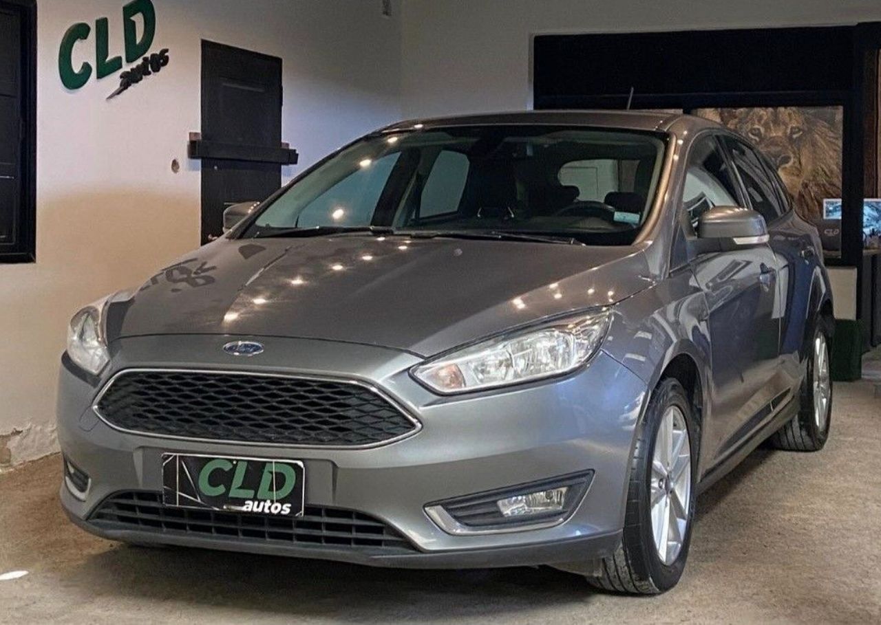 Ford Focus Usado Financiado en Mendoza, deRuedas