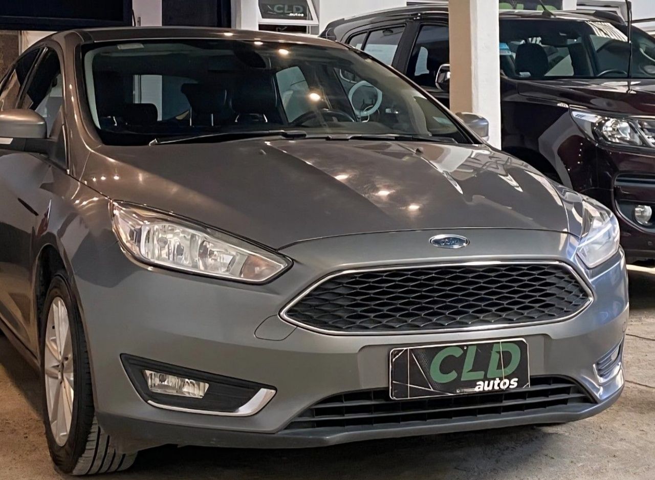 Ford Focus Usado Financiado en Mendoza, deRuedas