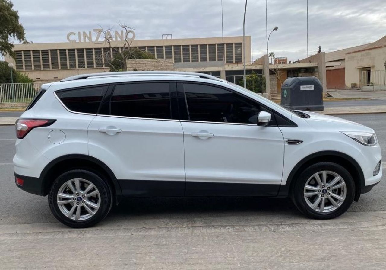 Ford Kuga Usado en San Juan, deRuedas