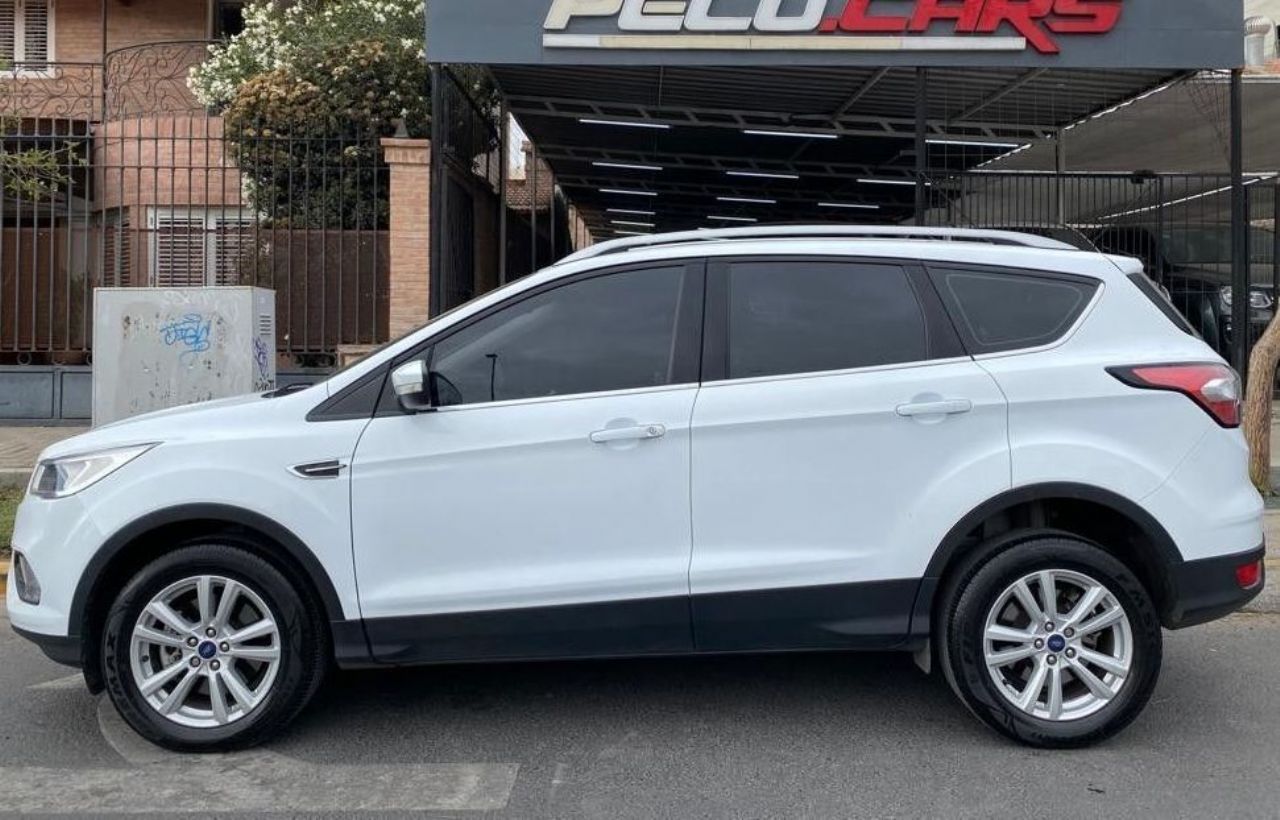 Ford Kuga Usado en San Juan, deRuedas
