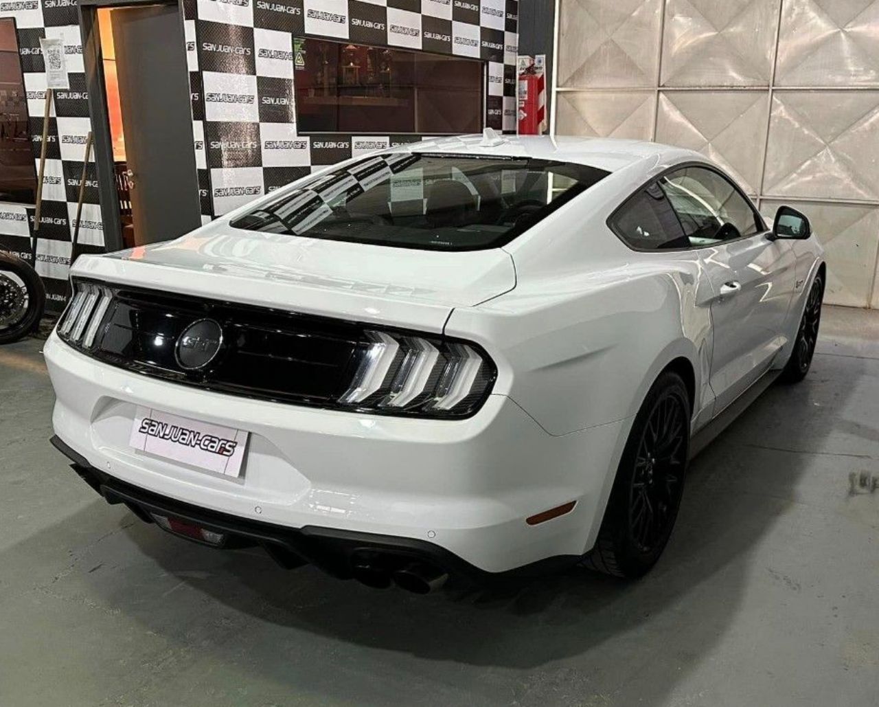 Ford Mustang Usado Financiado en San Juan, deRuedas