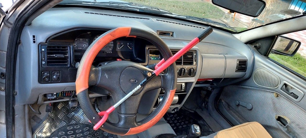 Ford Orion Usado en Córdoba, deRuedas