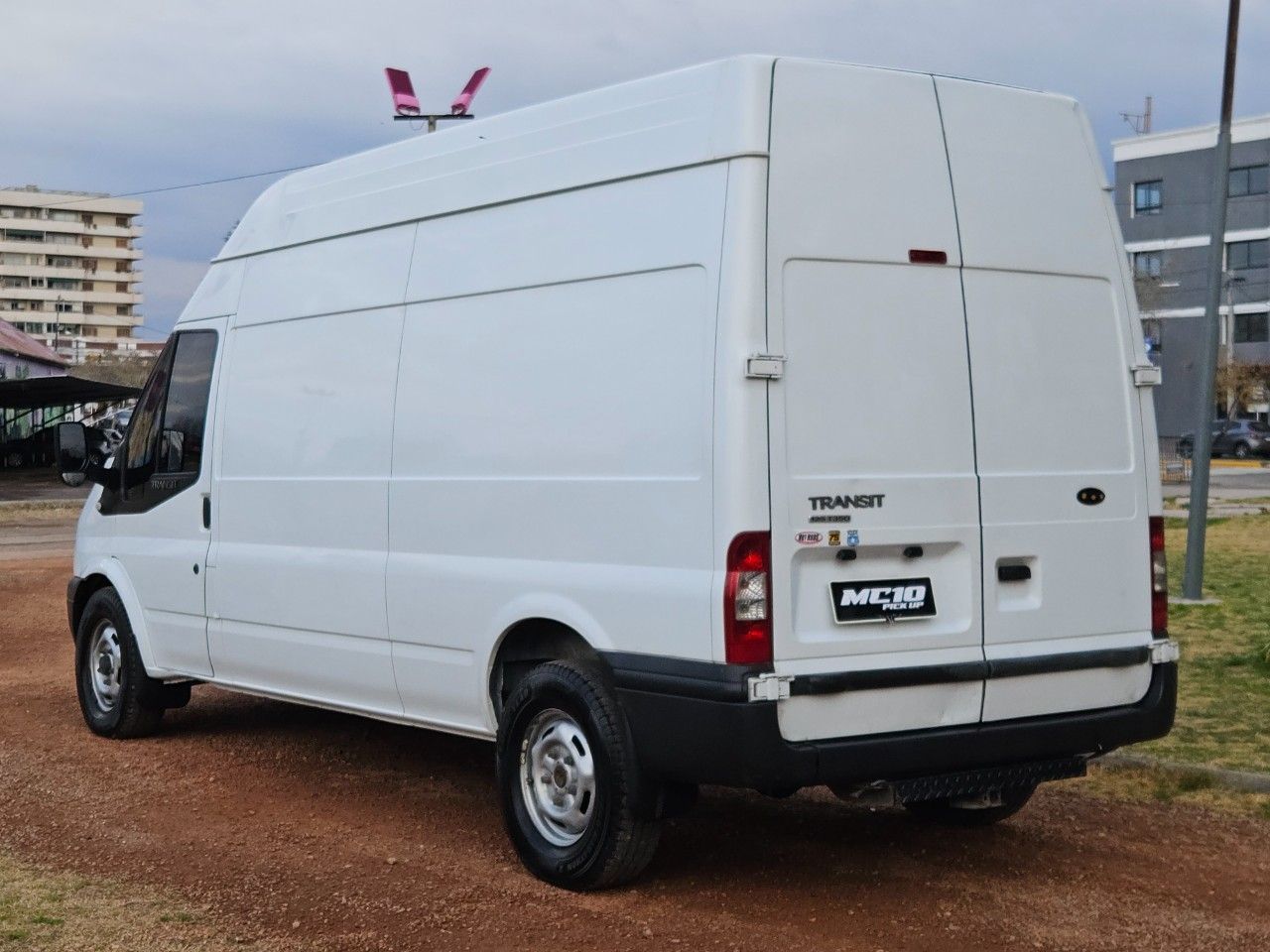 Ford Transit Usada Financiado en Mendoza, deRuedas