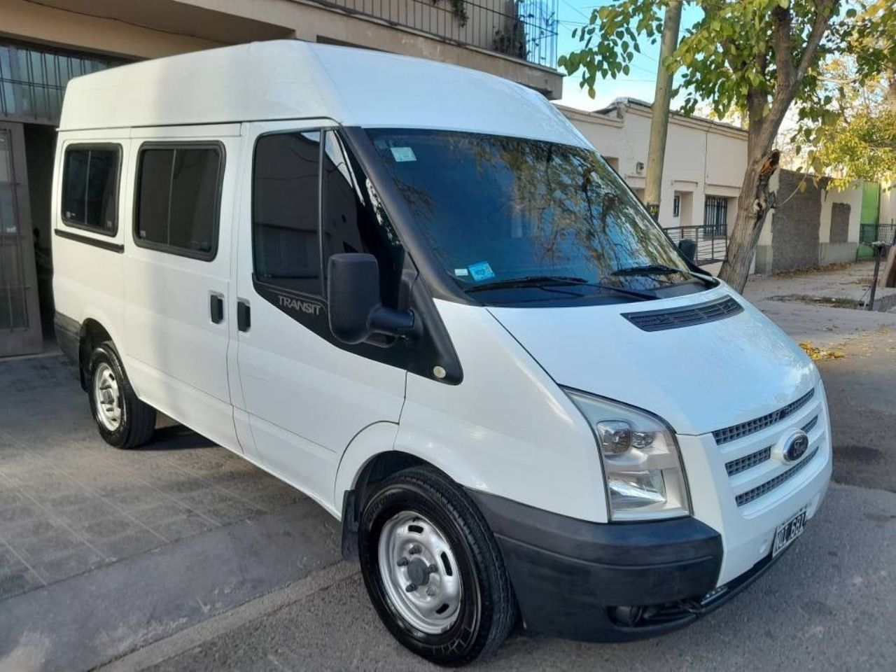 Ford Transit Usada Financiado en Mendoza, deRuedas