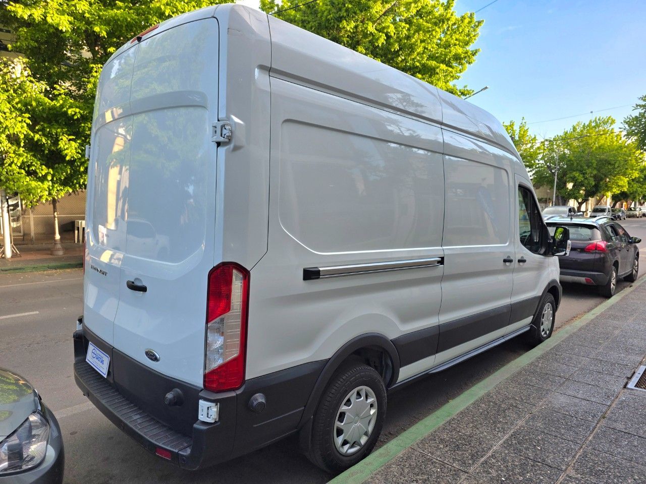 Ford Transit Usada Financiado en Mendoza, deRuedas