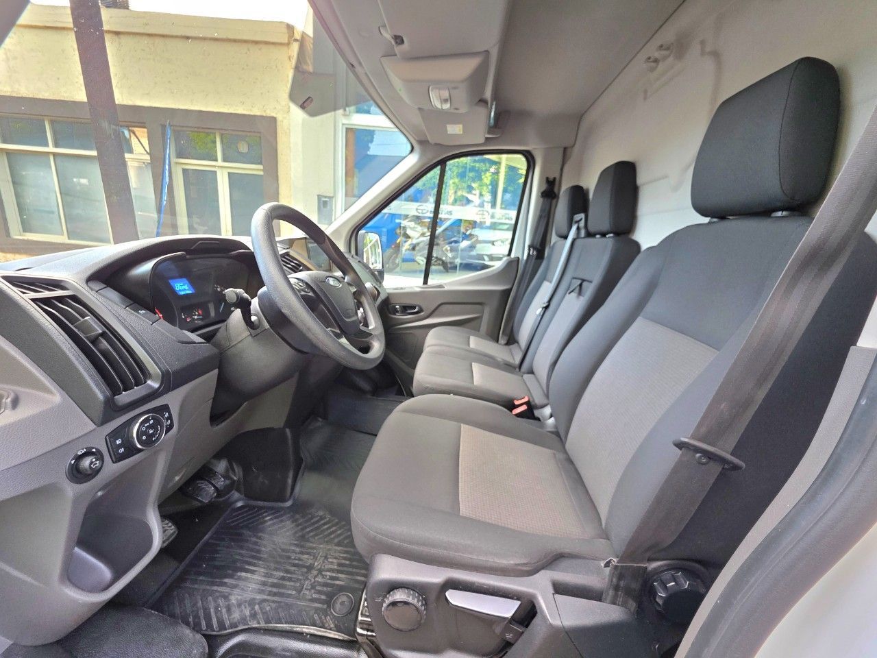 Ford Transit Usada Financiado en Mendoza, deRuedas