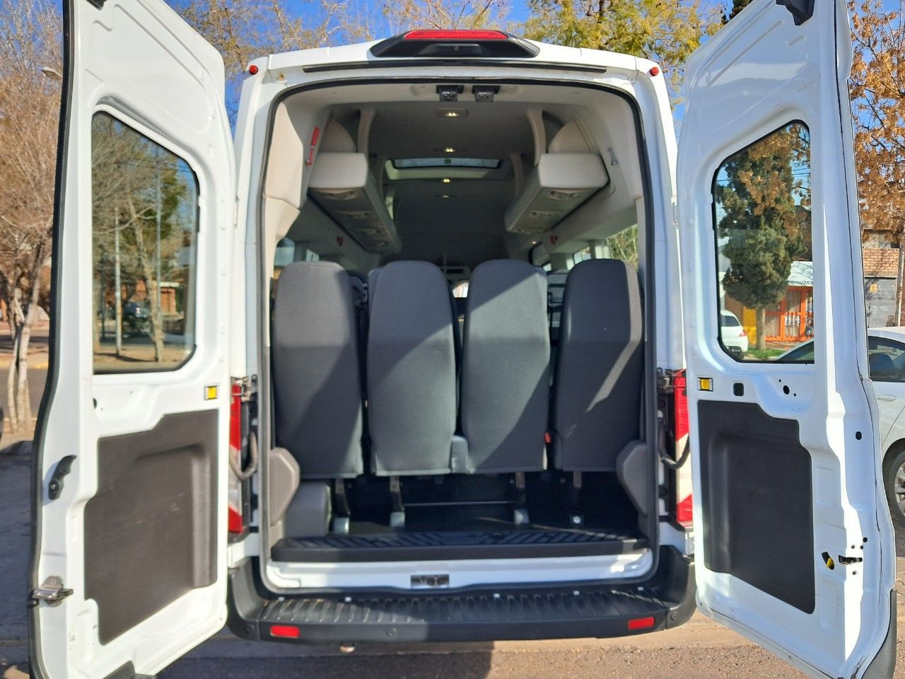 Ford Transit Usada Financiado en Mendoza, deRuedas