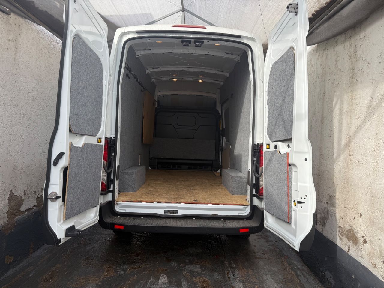 Ford Transit Usada Financiado en Mendoza, deRuedas