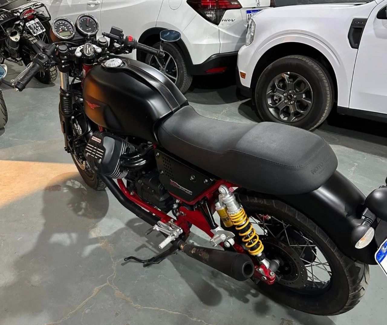 Guzzi V7 Usada en San Juan, deRuedas