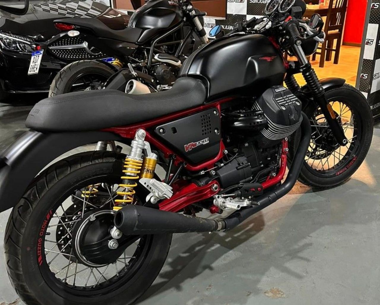 Guzzi V7 Usada en San Juan, deRuedas