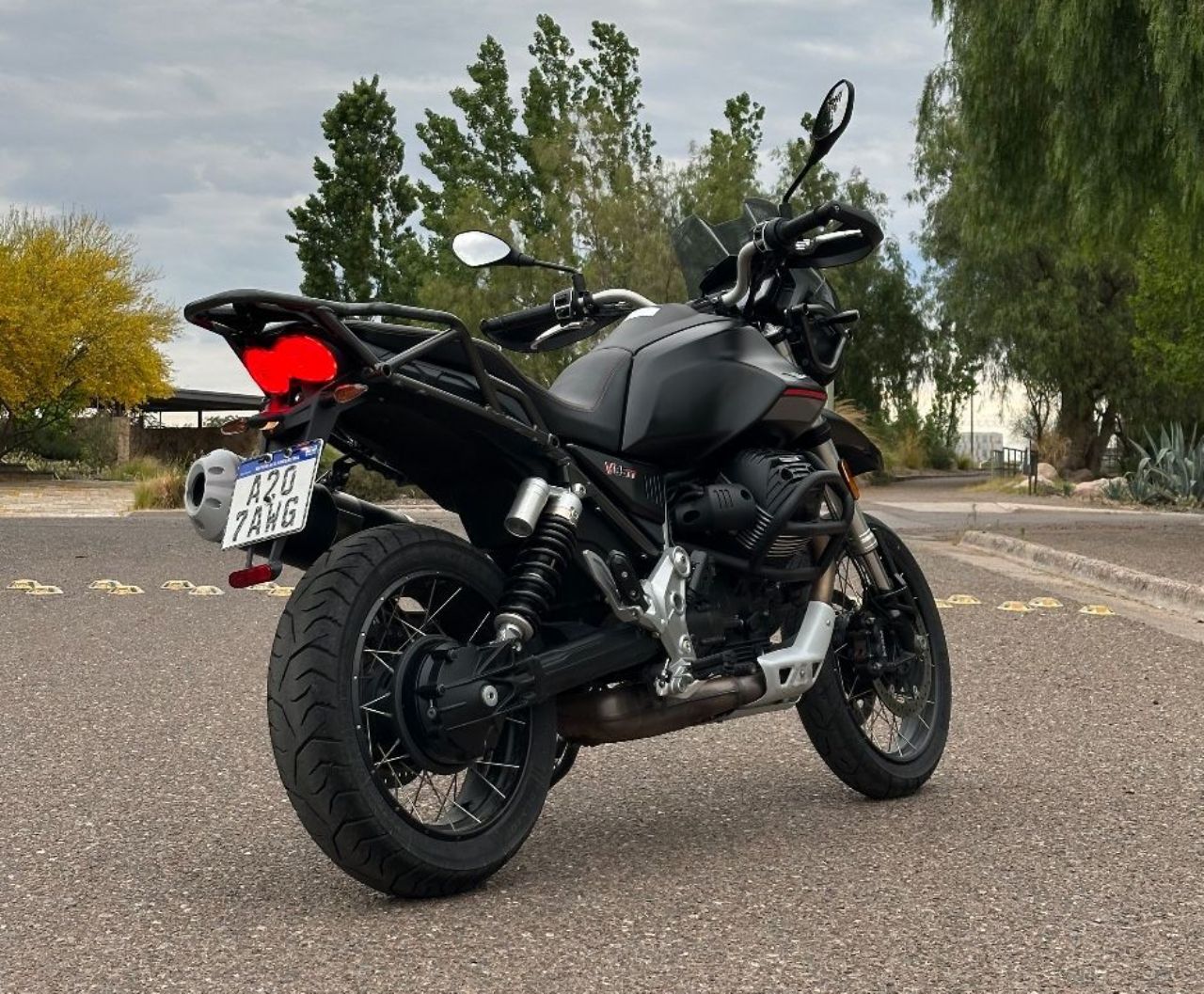 Guzzi V85 Usada en Mendoza, deRuedas