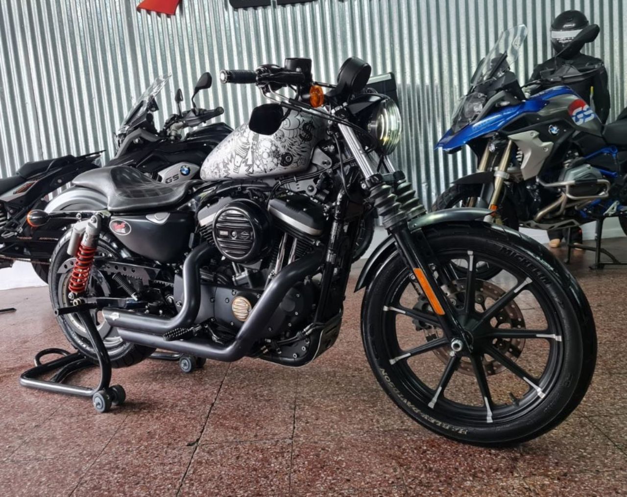 Harley Davidson 883 Usada en Mendoza, deRuedas