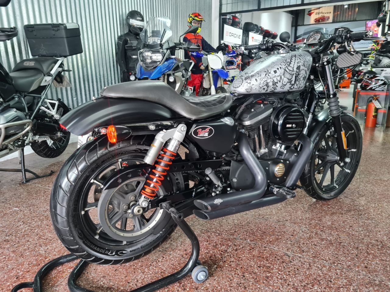 Harley Davidson 883 Usada en Mendoza, deRuedas