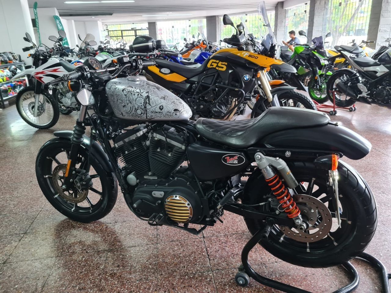 Harley Davidson 883 Usada en Mendoza, deRuedas