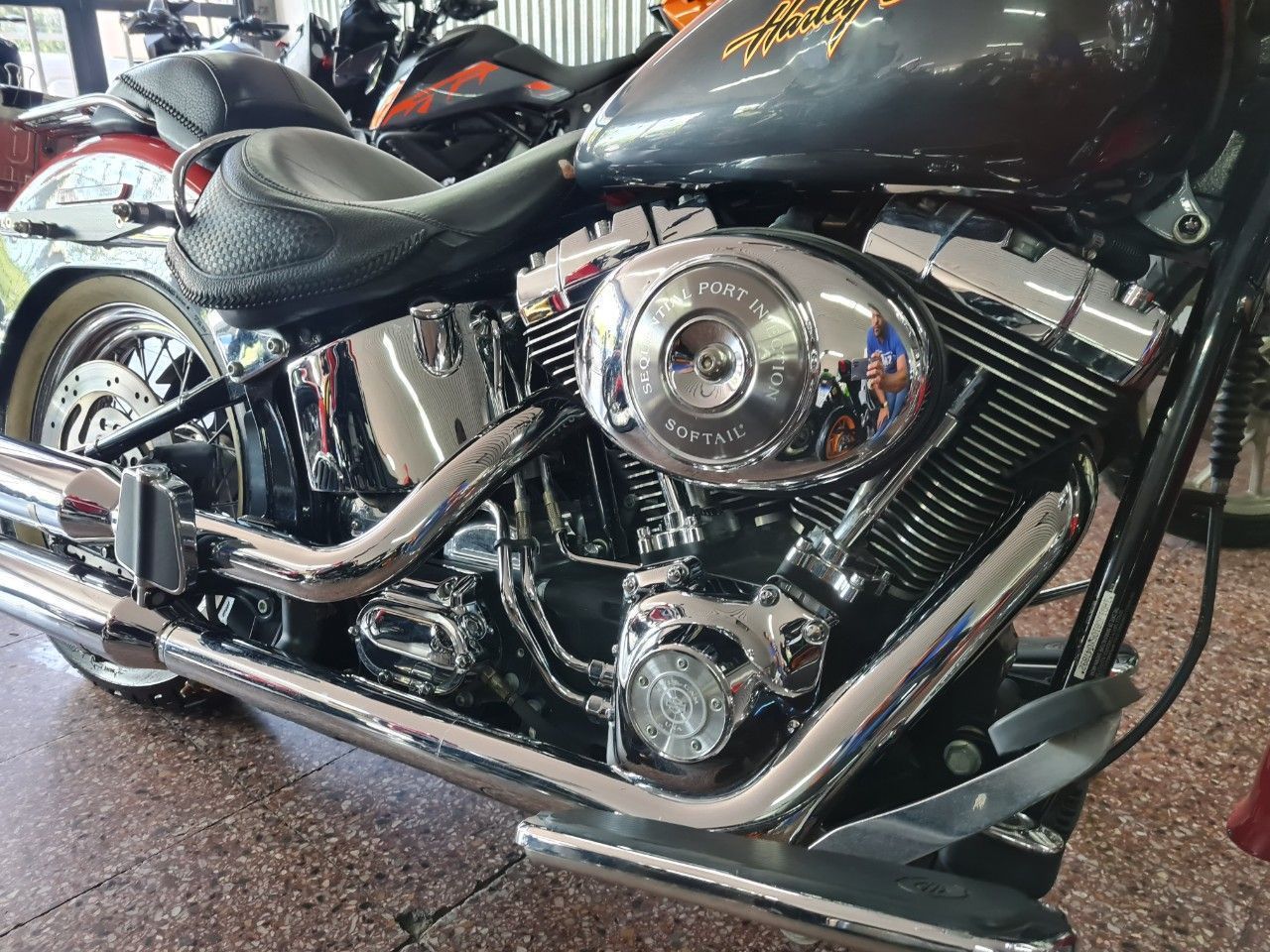 Harley Davidson Softail de Luxe Usada en Mendoza, deRuedas