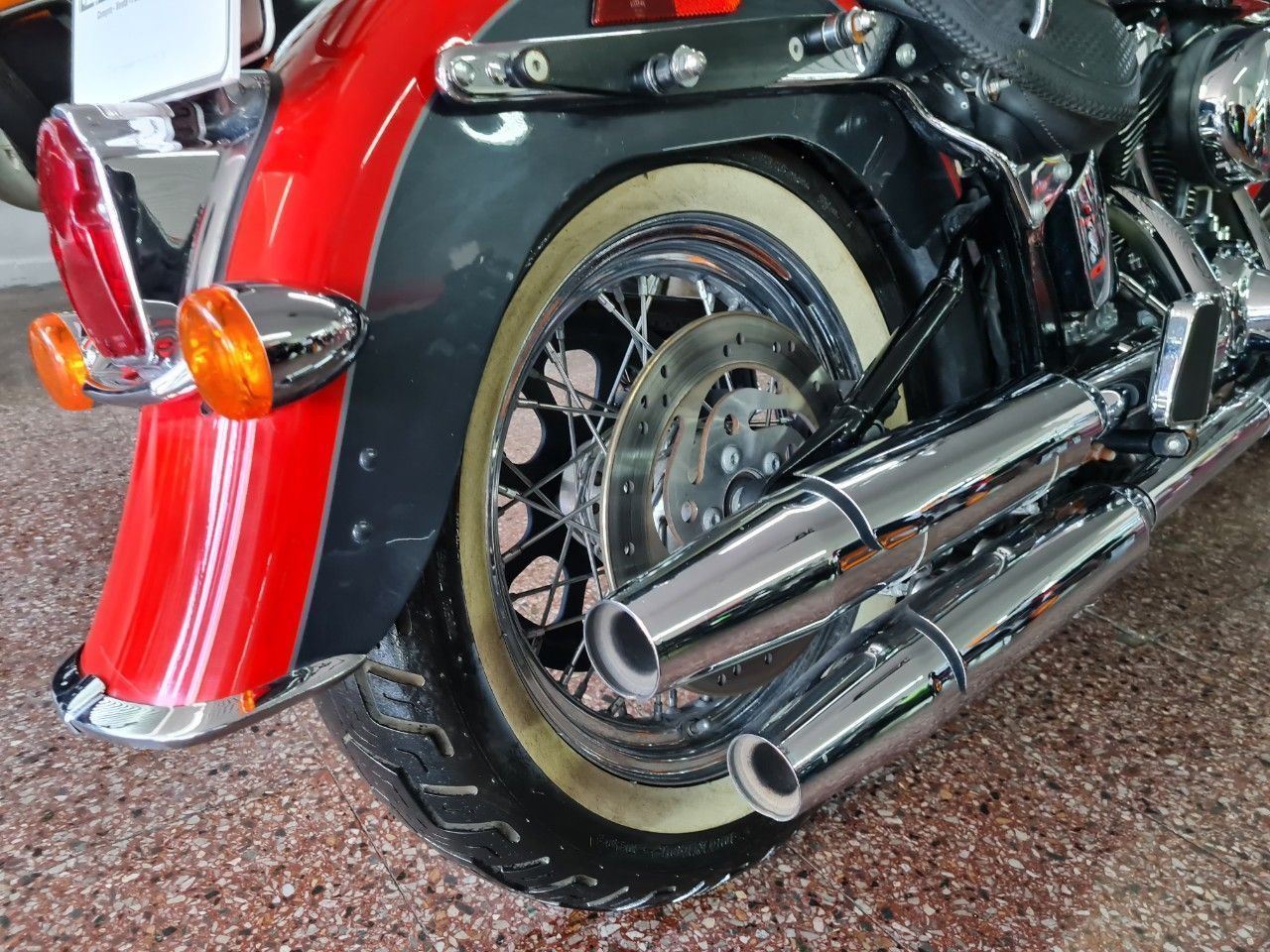 Harley Davidson Softail de Luxe Usada en Mendoza, deRuedas