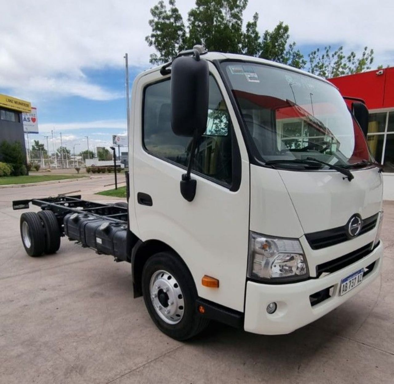 Hino Serie 300 Usado en Mendoza, deRuedas