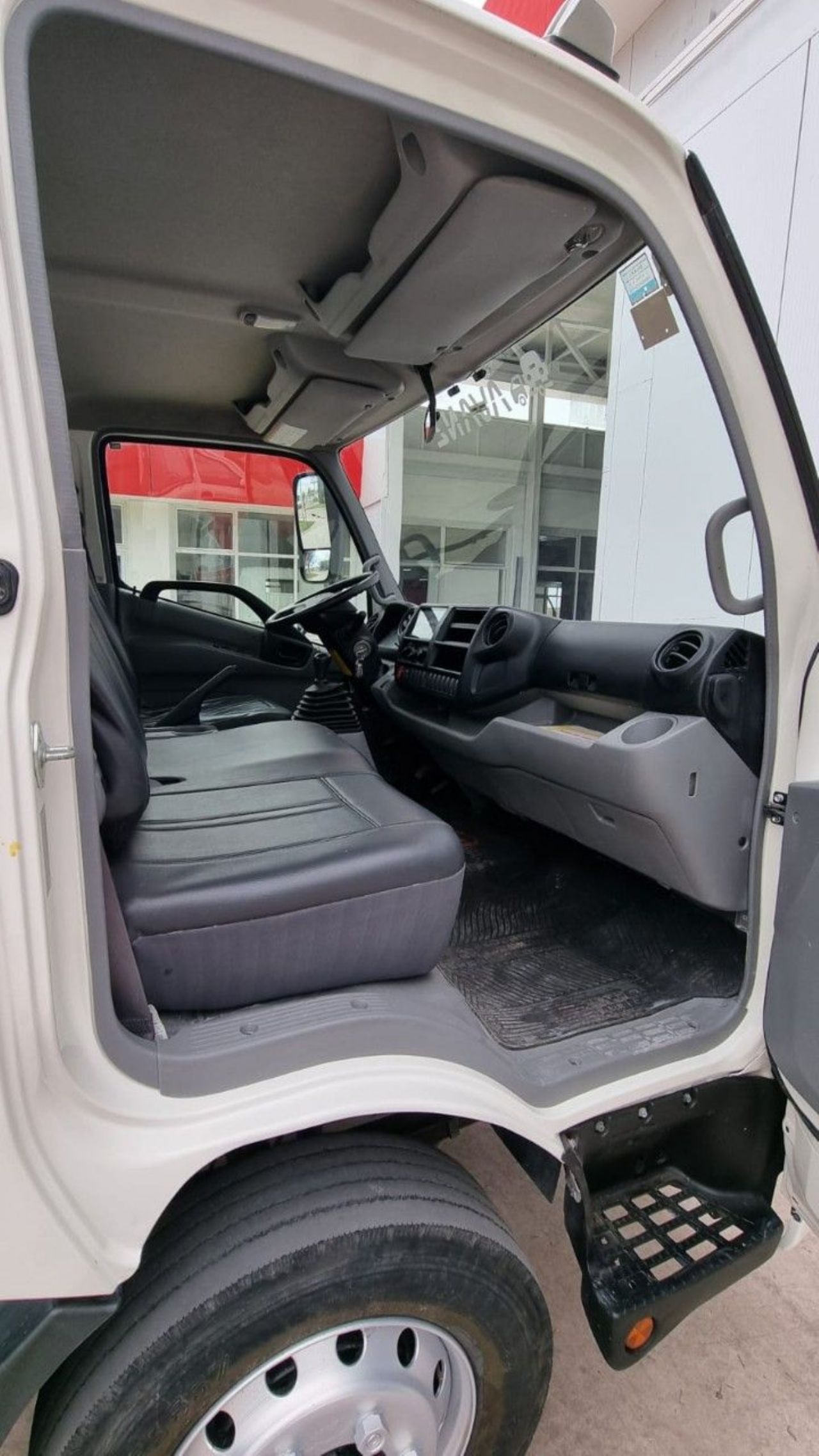 Hino Serie 300 Usado en Mendoza, deRuedas