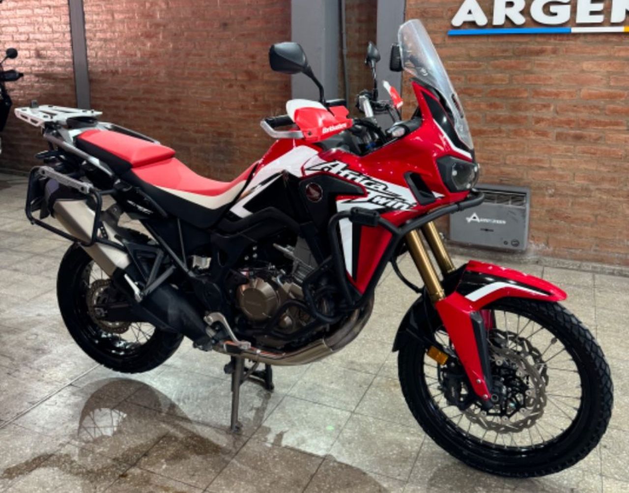 Honda Africa Twin Usada en San Juan, deRuedas