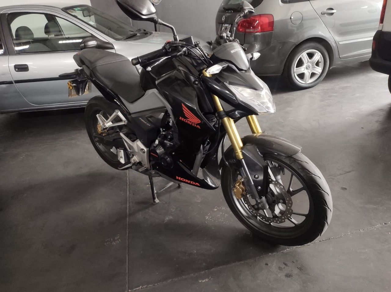 Honda CB Usada en Córdoba, deRuedas