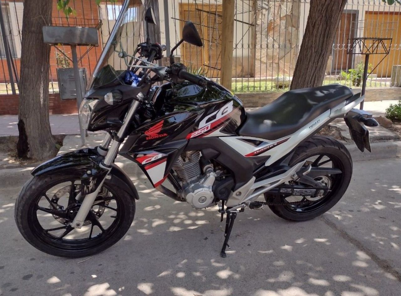 Honda CB Usada en Mendoza, deRuedas