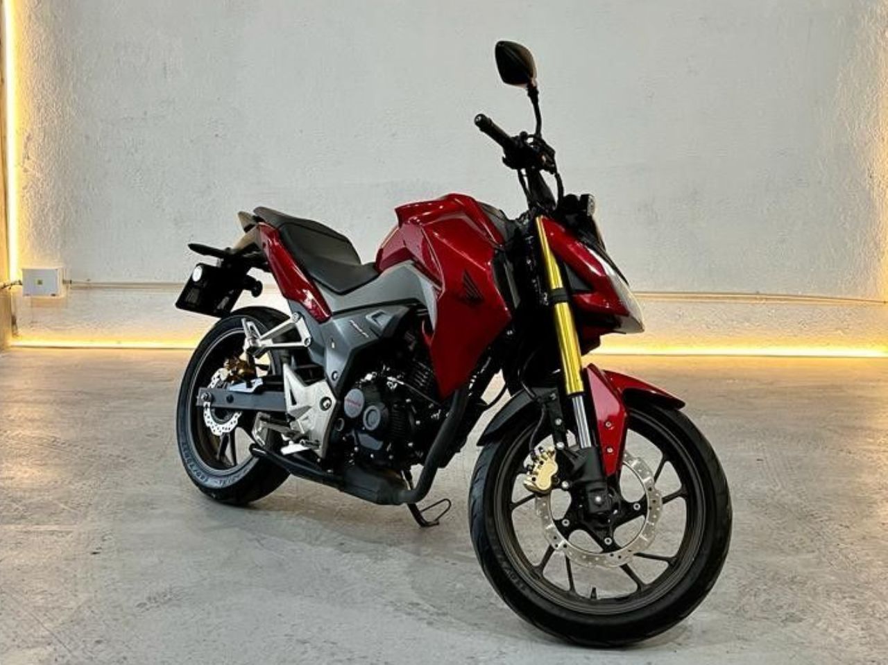 Honda CB Usada en Córdoba, deRuedas
