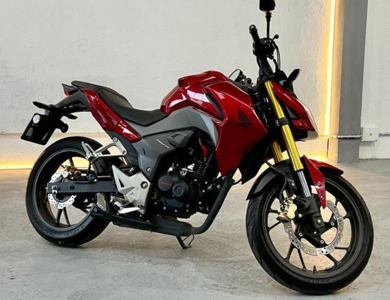 Honda CB Usada en Córdoba, deRuedas