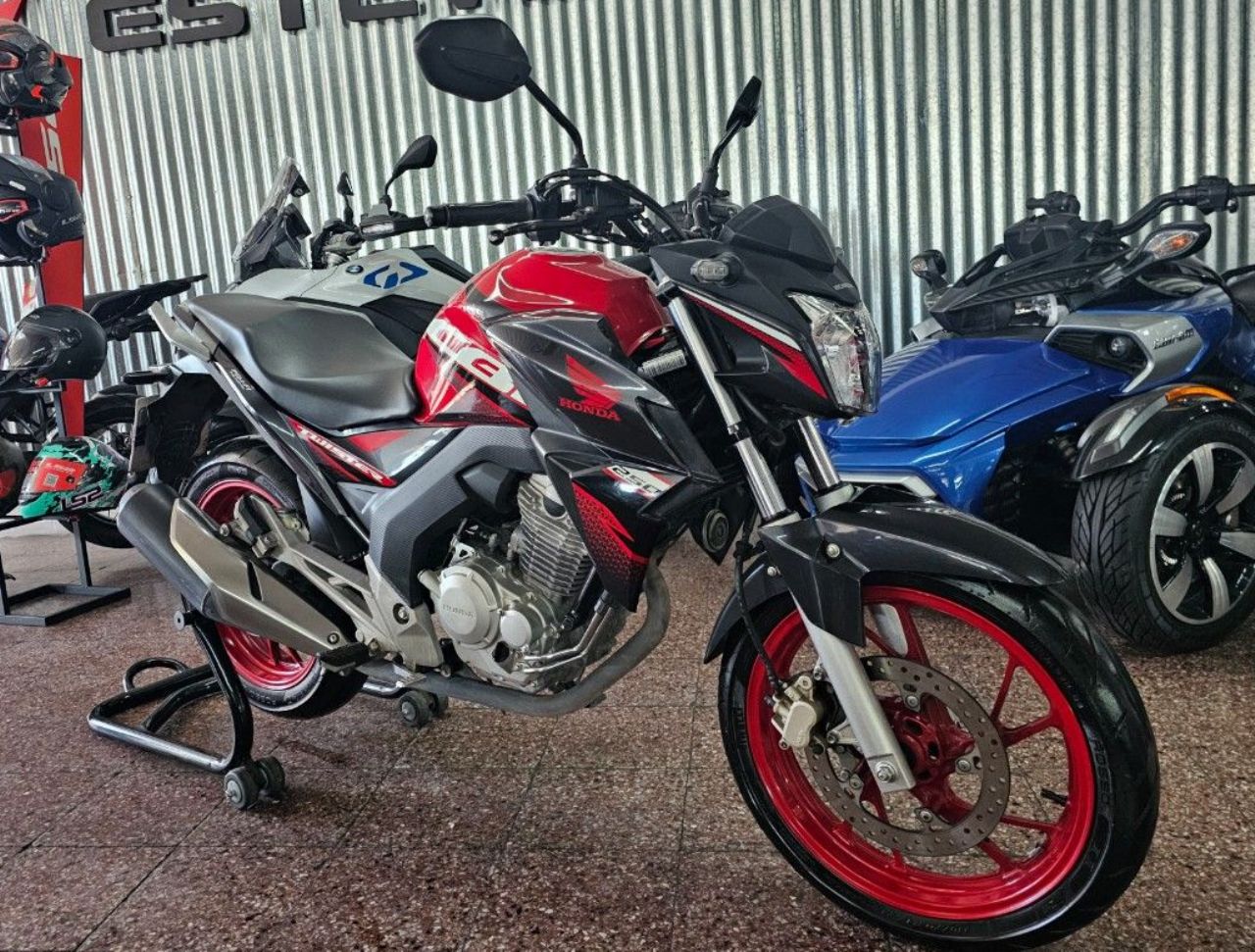 Honda CB Usada Financiado en Mendoza, deRuedas
