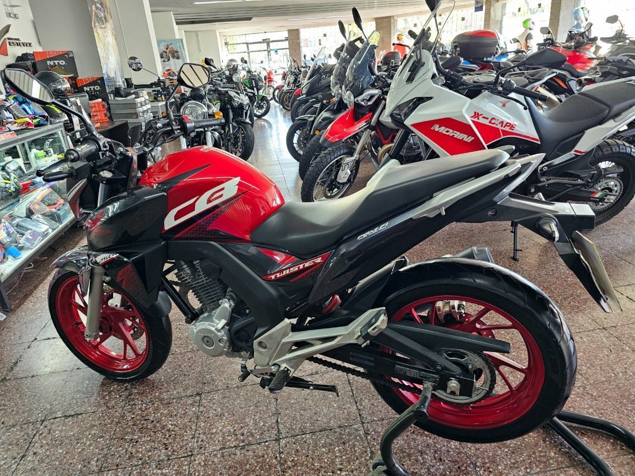 Honda CB Usada Financiado en Mendoza, deRuedas