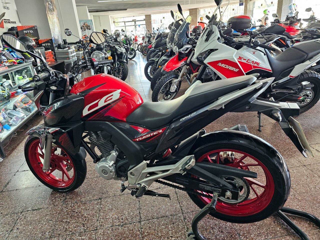 Honda CB Usada Financiado en Mendoza, deRuedas