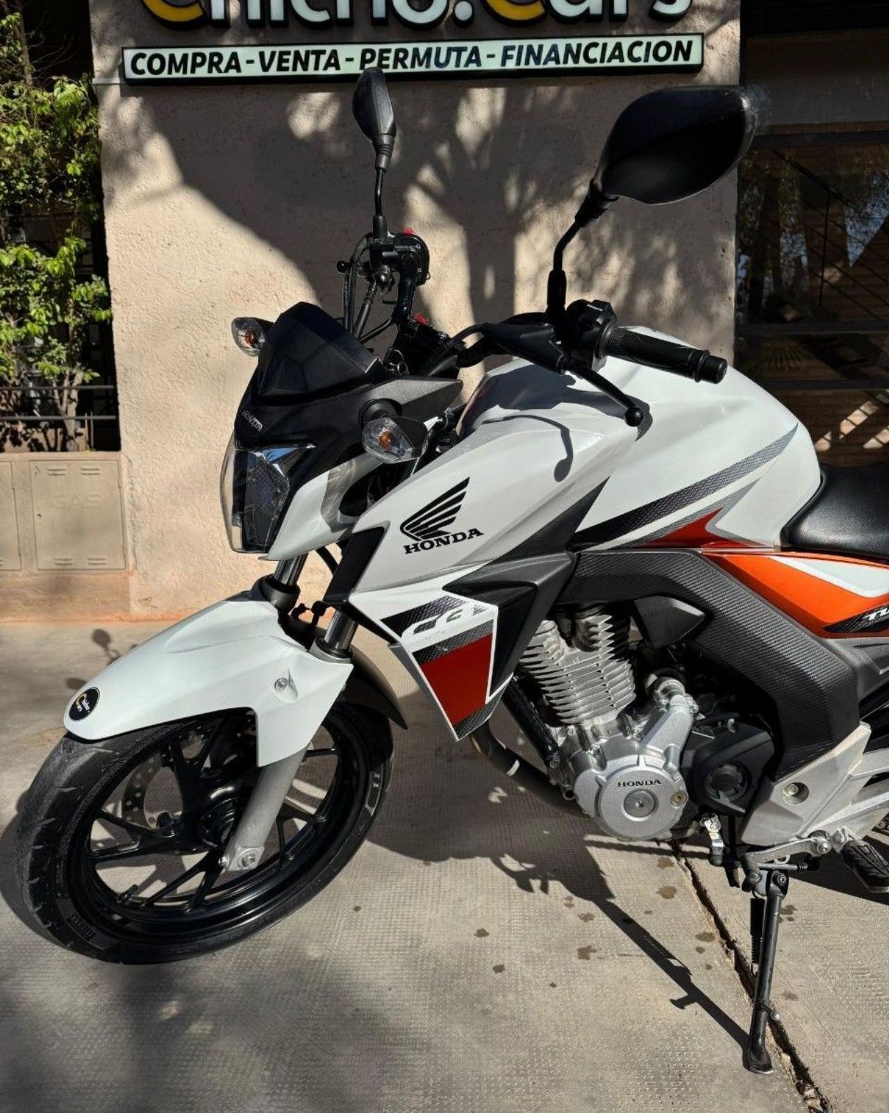 Honda CB Usada Financiado en San Juan, deRuedas