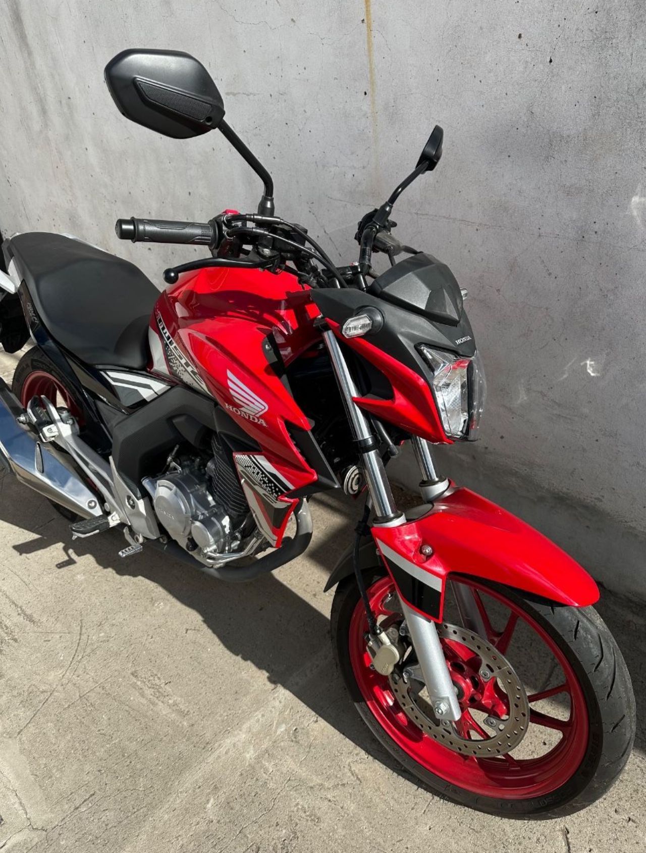 Honda CB Usada en Santa Fe, deRuedas