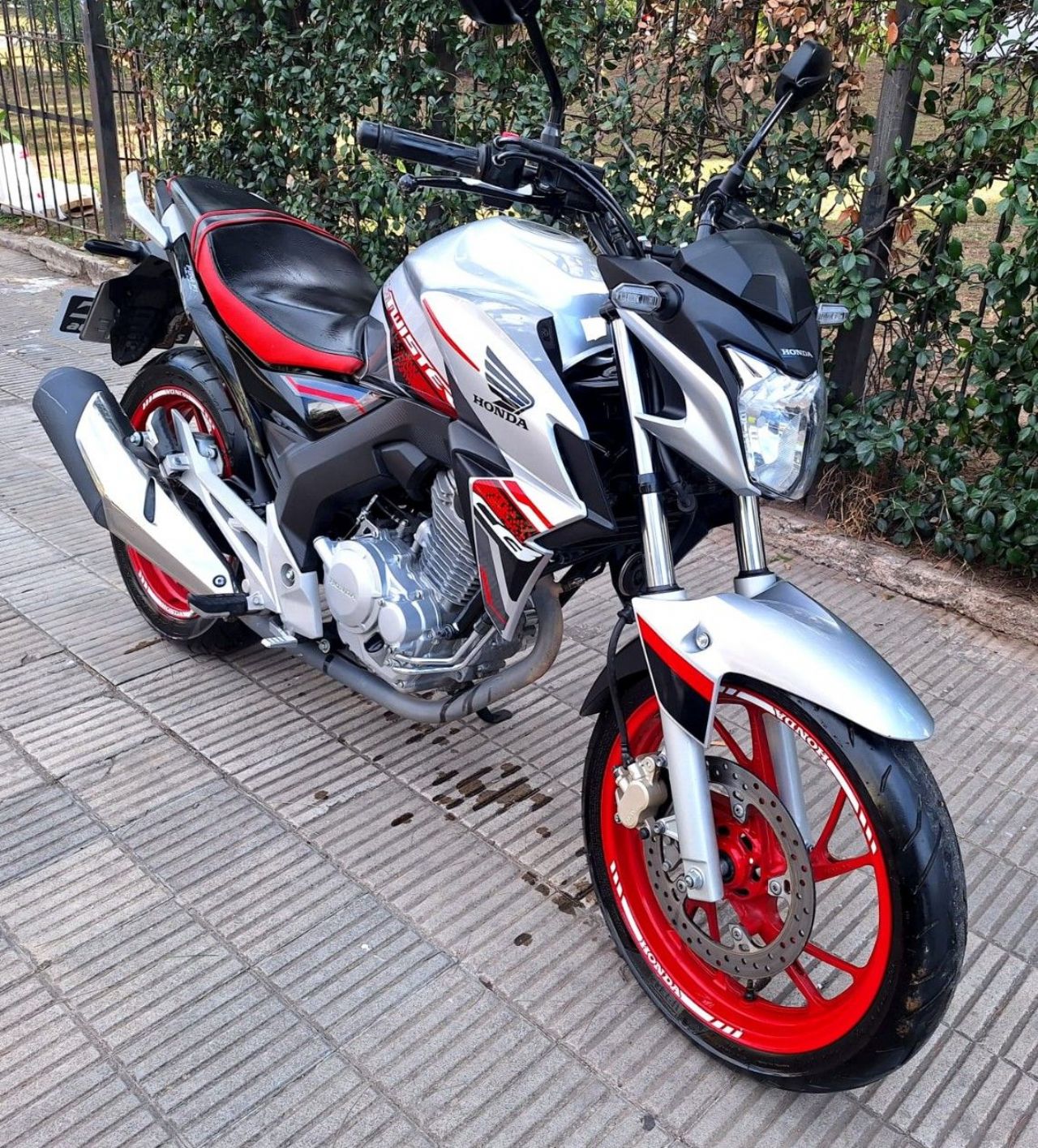 Honda CB Usada Financiado en Córdoba, deRuedas