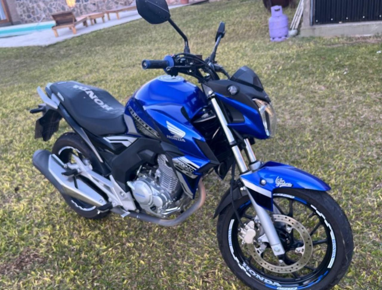 Honda CB Usada Financiado en Córdoba, deRuedas