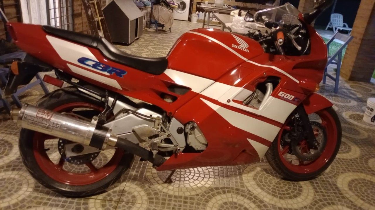 Honda CBR Usada en Chaco, deRuedas