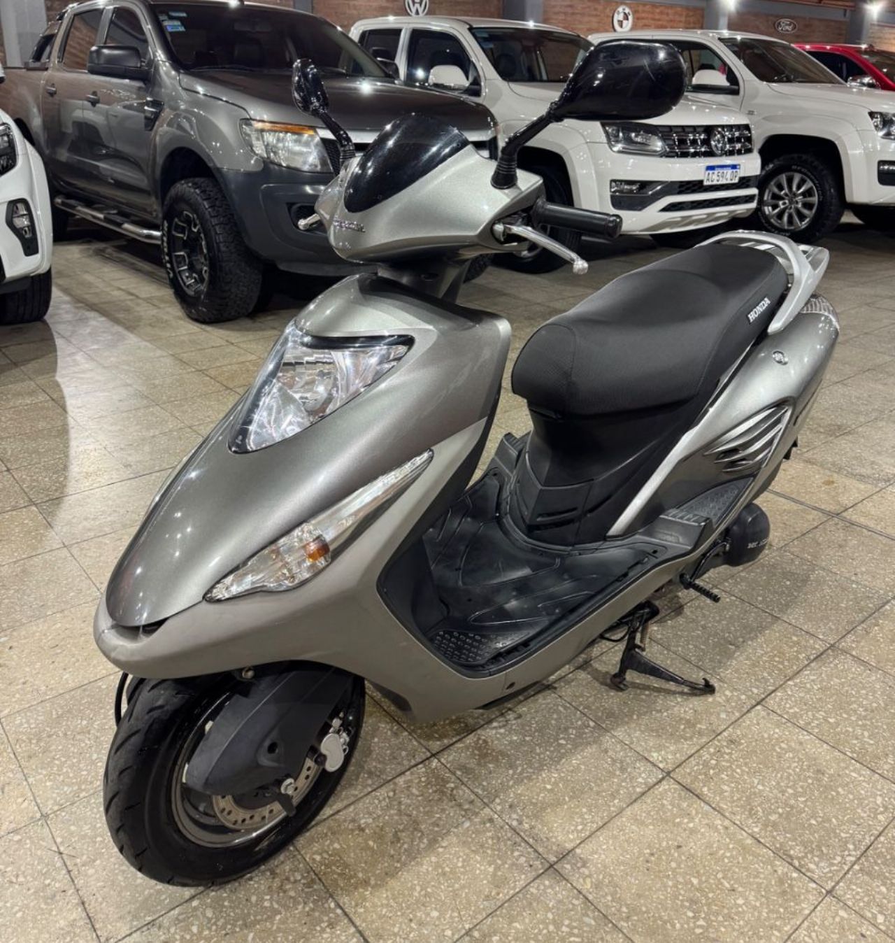 Honda Elite Usada en San Juan, deRuedas