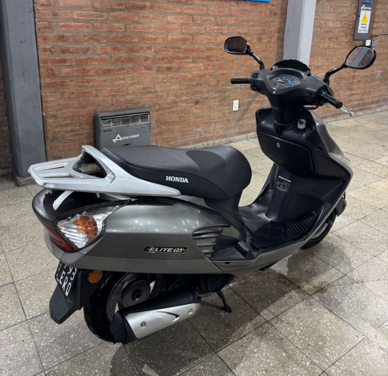 Honda Elite Usada en San Juan, deRuedas