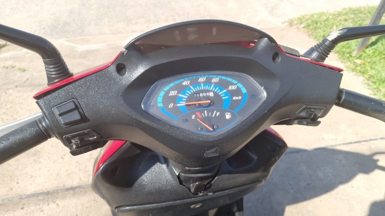 Honda Elite Usada en Chaco, deRuedas