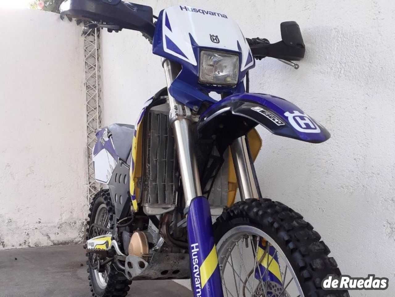 Husqvarna Enduro Usada en Mendoza, deRuedas