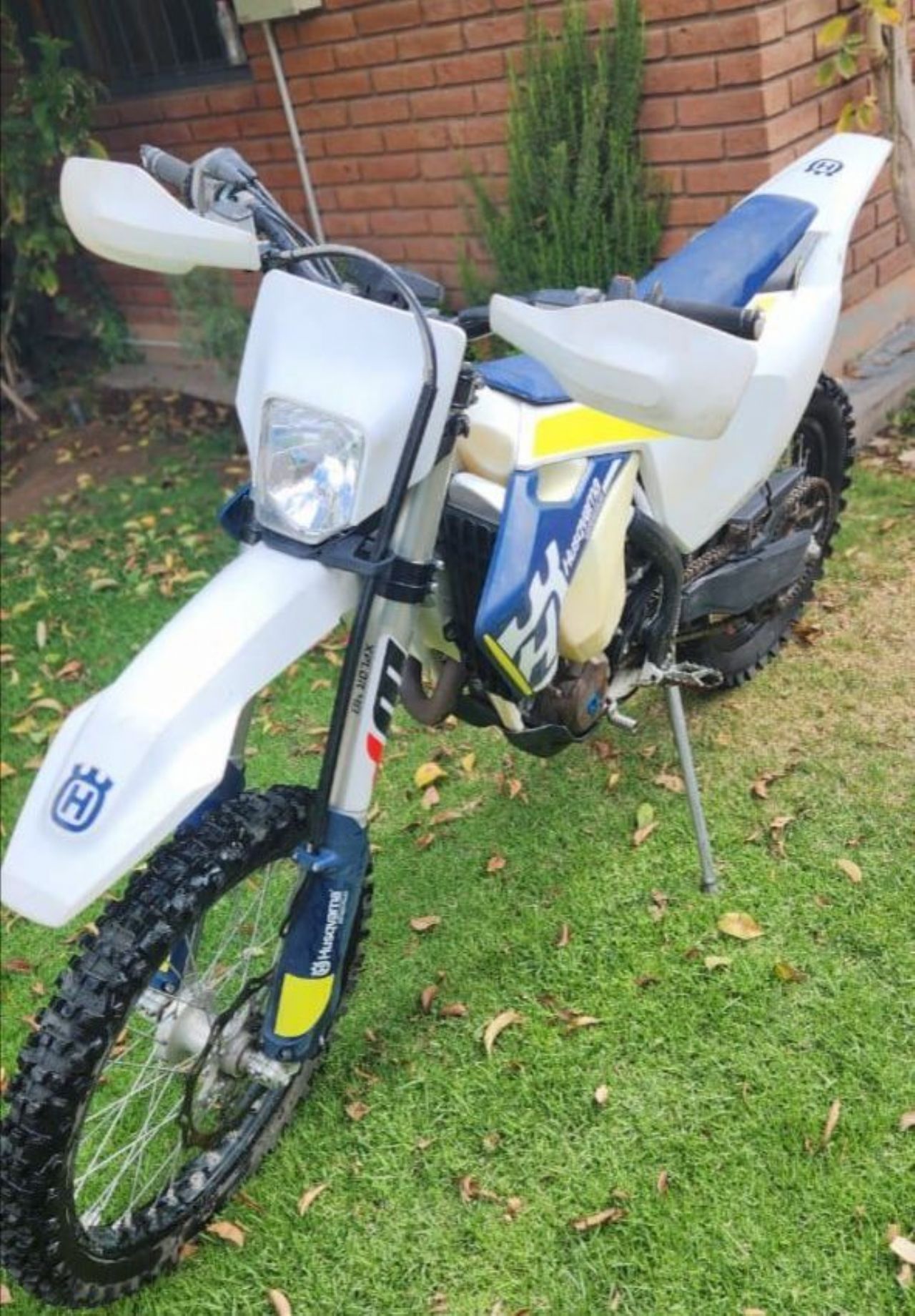 Husqvarna Enduro Usada en Mendoza, deRuedas