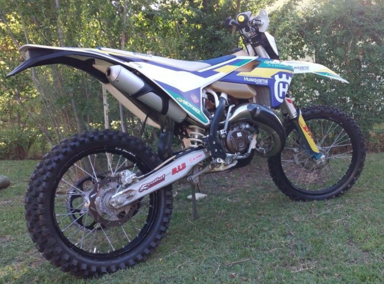 Husqvarna Enduro Usada en Mendoza, deRuedas