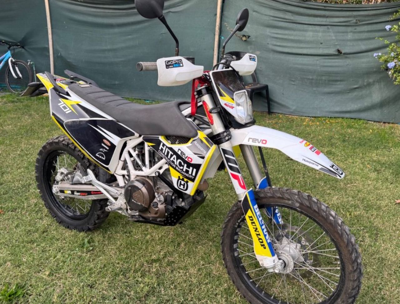 Husqvarna Enduro Usada en Mendoza, deRuedas