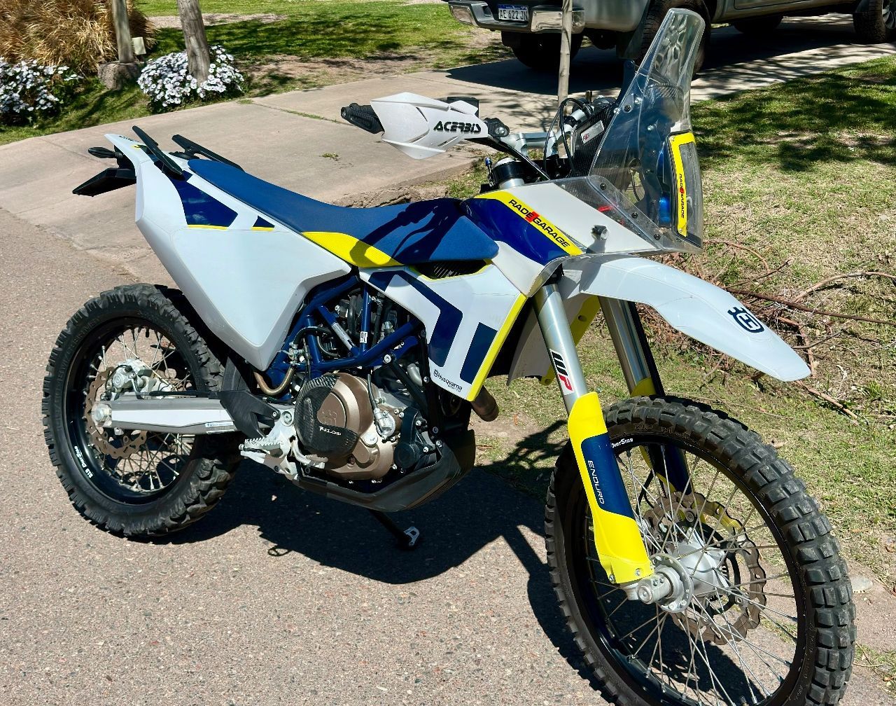 Husqvarna Enduro Usada en Mendoza, deRuedas