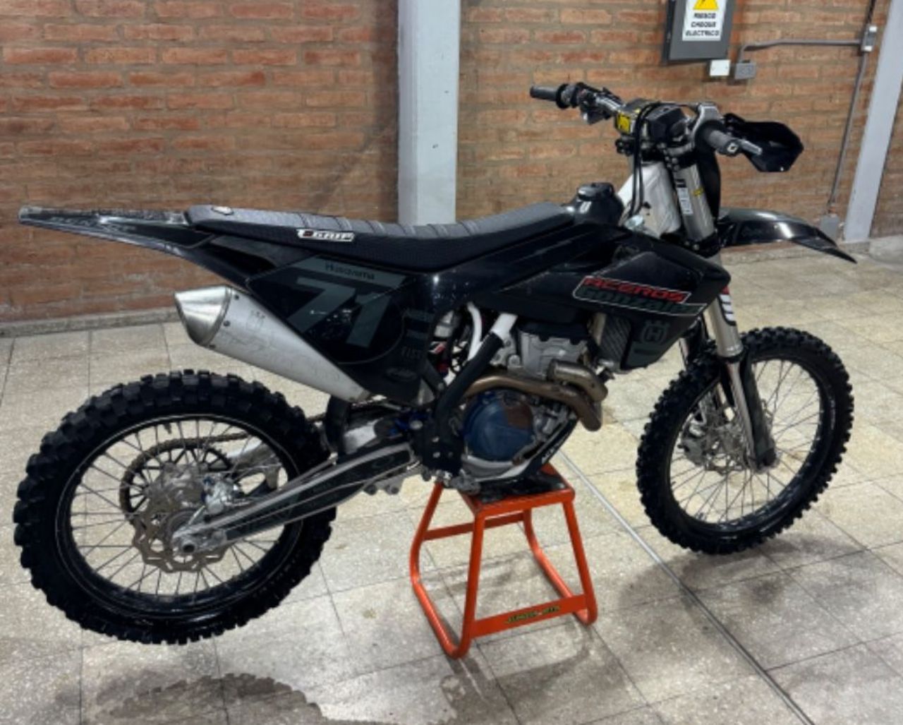 Husqvarna FC Usada en San Juan, deRuedas