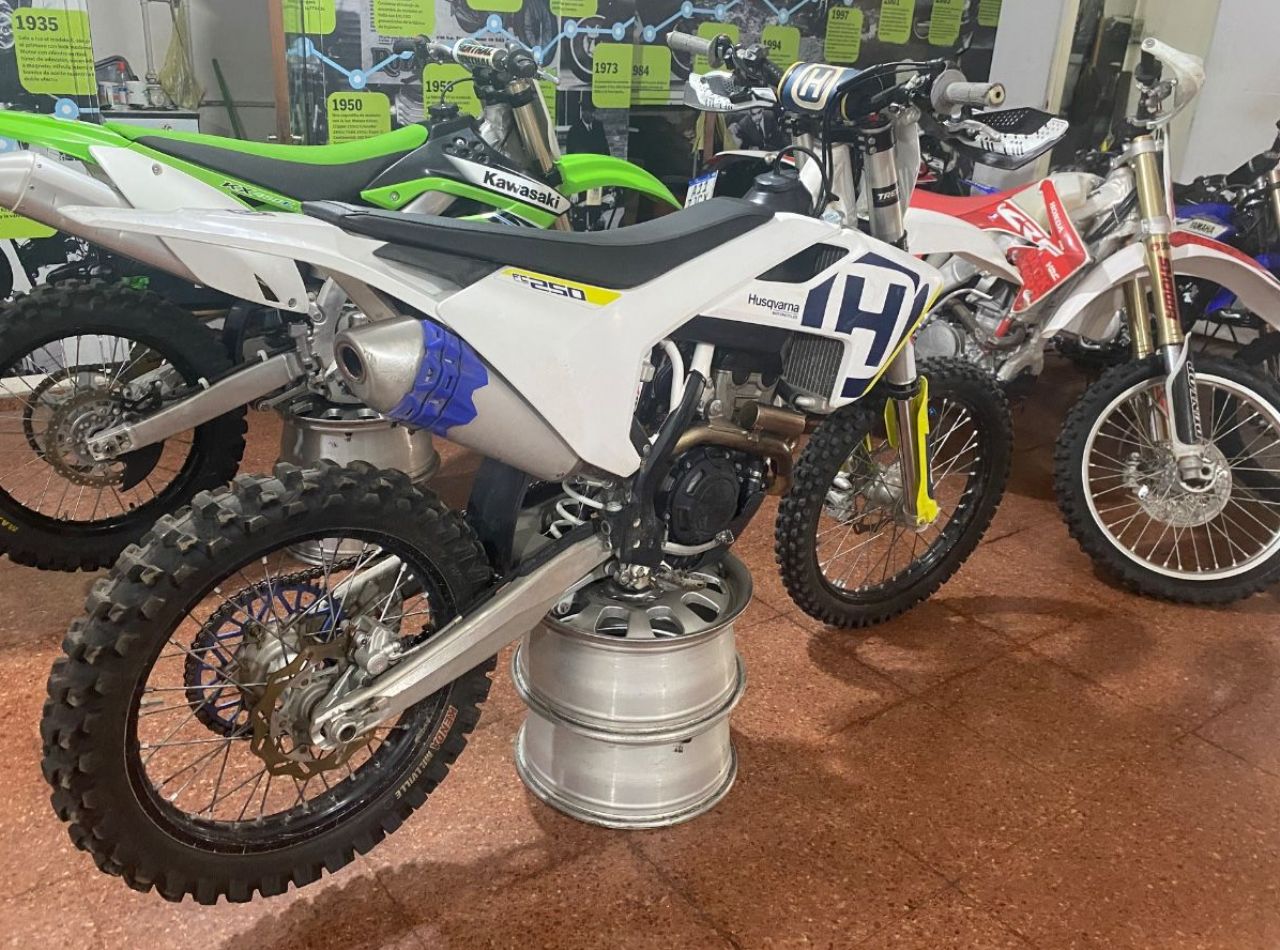 Husqvarna FC Usada en Mendoza, deRuedas