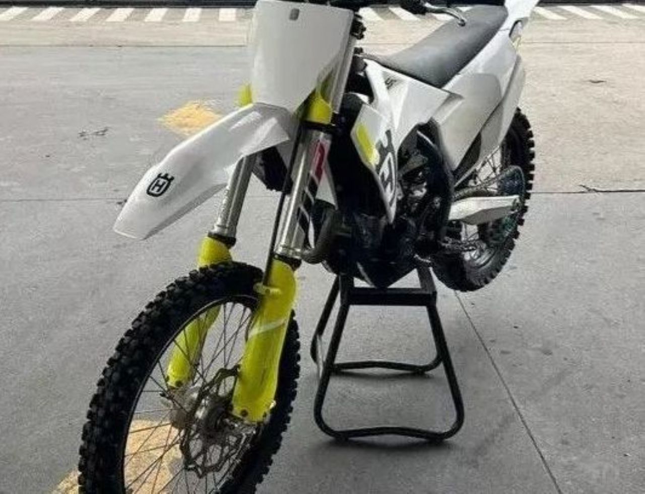 Husqvarna FC Usada en Córdoba, deRuedas